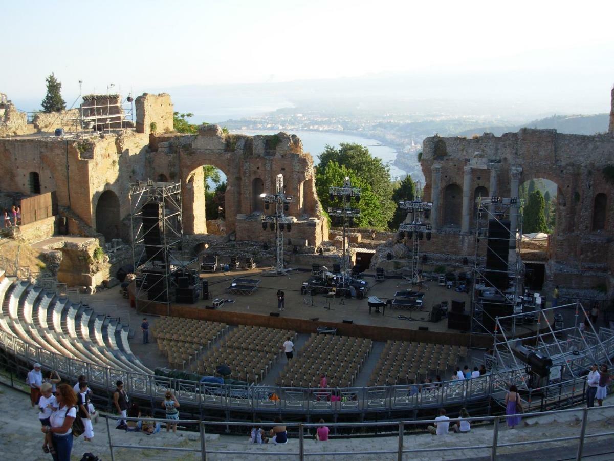 Апартаменти Taormina Castle And Sea View1 Екстер'єр фото